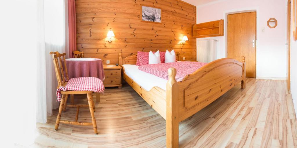 Apart-Pension Wasserfall Neustift im Stubaital Pokoj fotografie